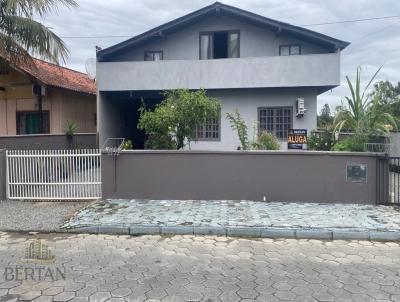 Casa para Loca��o, em S�o Francisco do Sul, bairro Ubatuba, 3 dormit�rios, 2 banheiros, 2 vagas