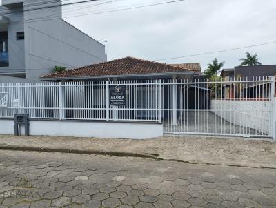 Casa para Temporada, em S�o Francisco do Sul, bairro Enseada, 3 dormit�rios, 2 banheiros, 1 vaga